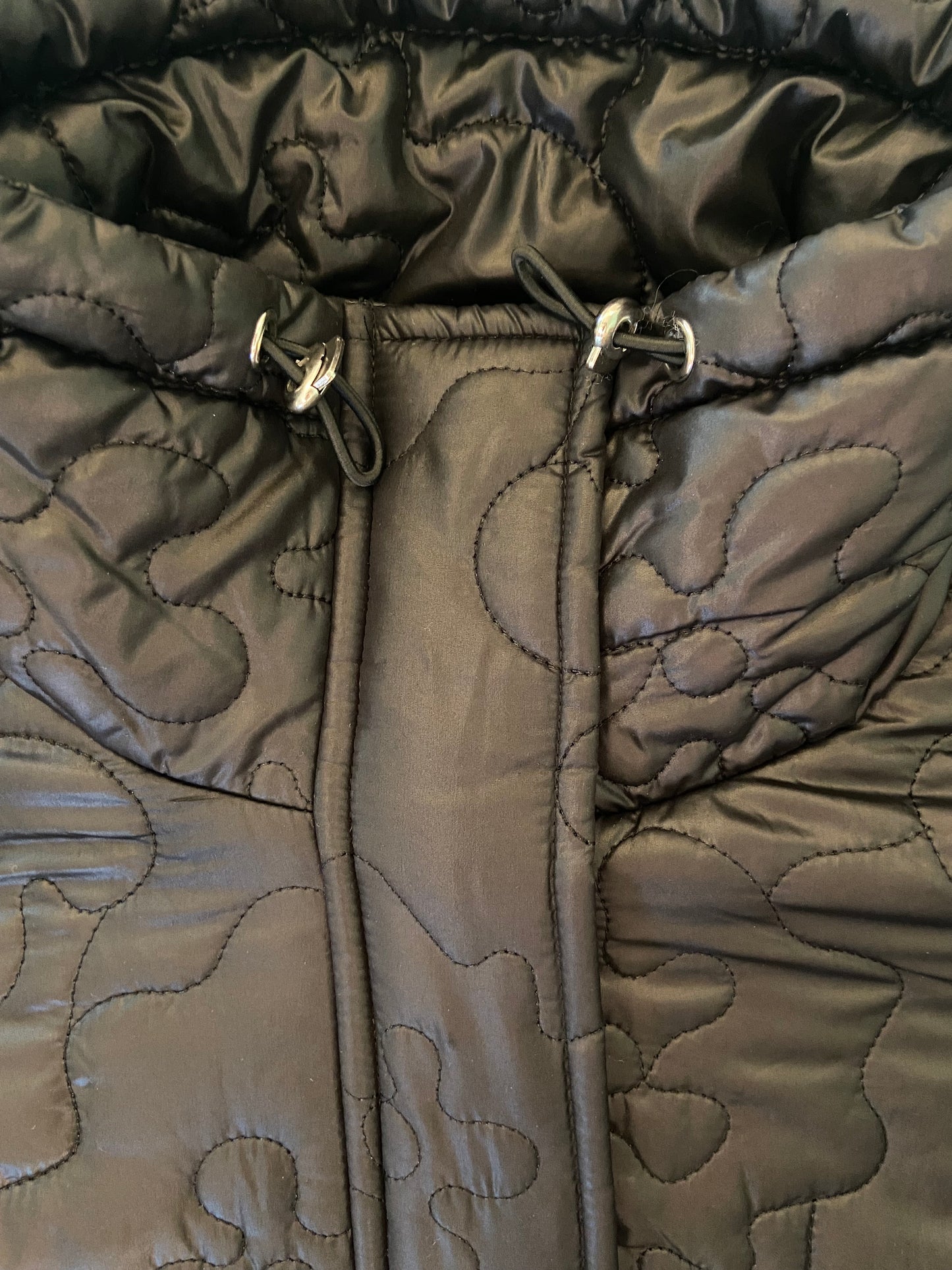 NEW NEVER WORN "YAS" BLACK FLORAL QUILTED COAT