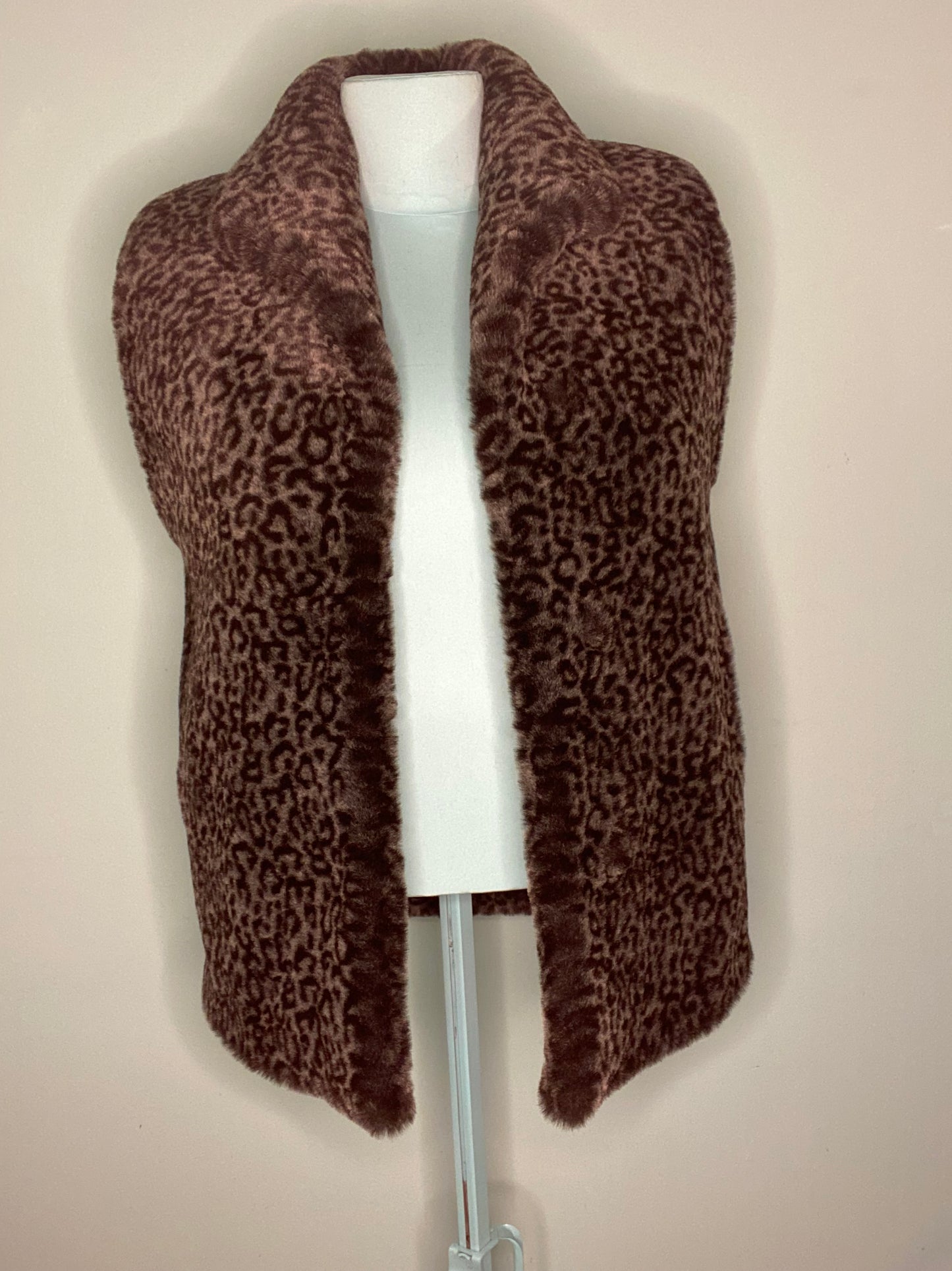 VINTAGE FAUX FUR CHEETAH VEST "BETA'S CHOICE"