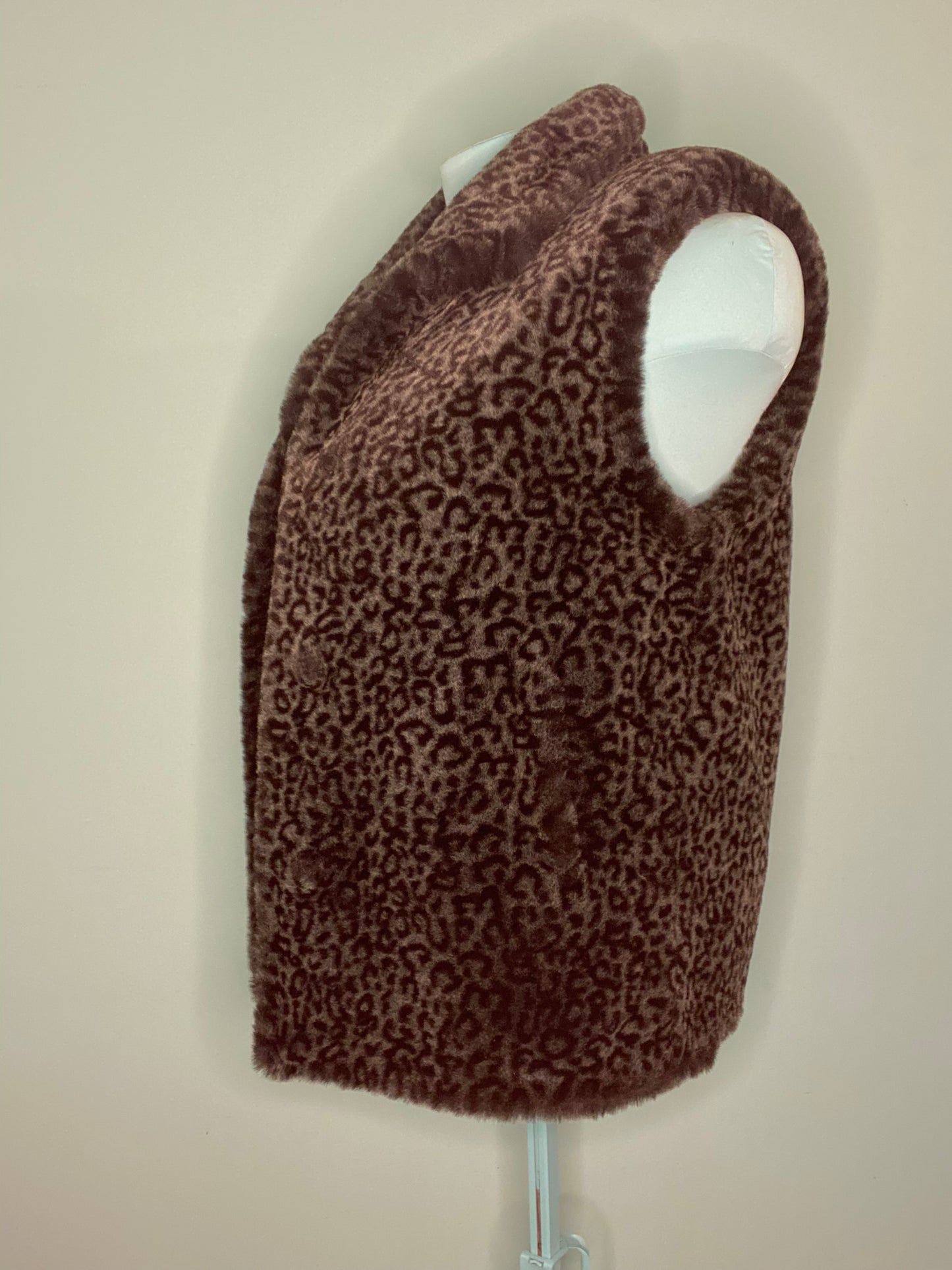VINTAGE FAUX FUR CHEETAH VEST "BETA'S CHOICE"
