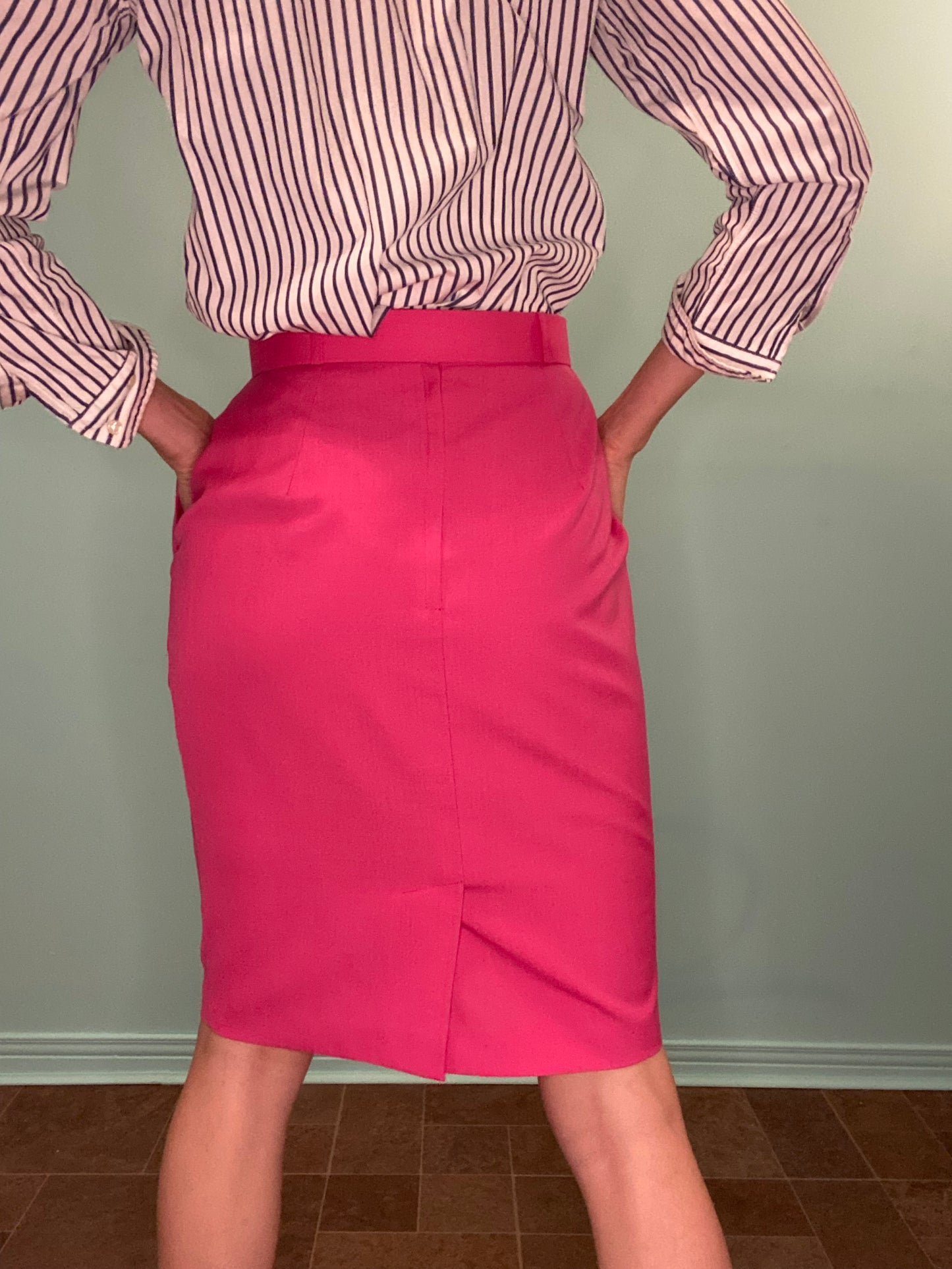 VINTAGE "MARKS & SPENCERS" PINK PENCIL SKIRT