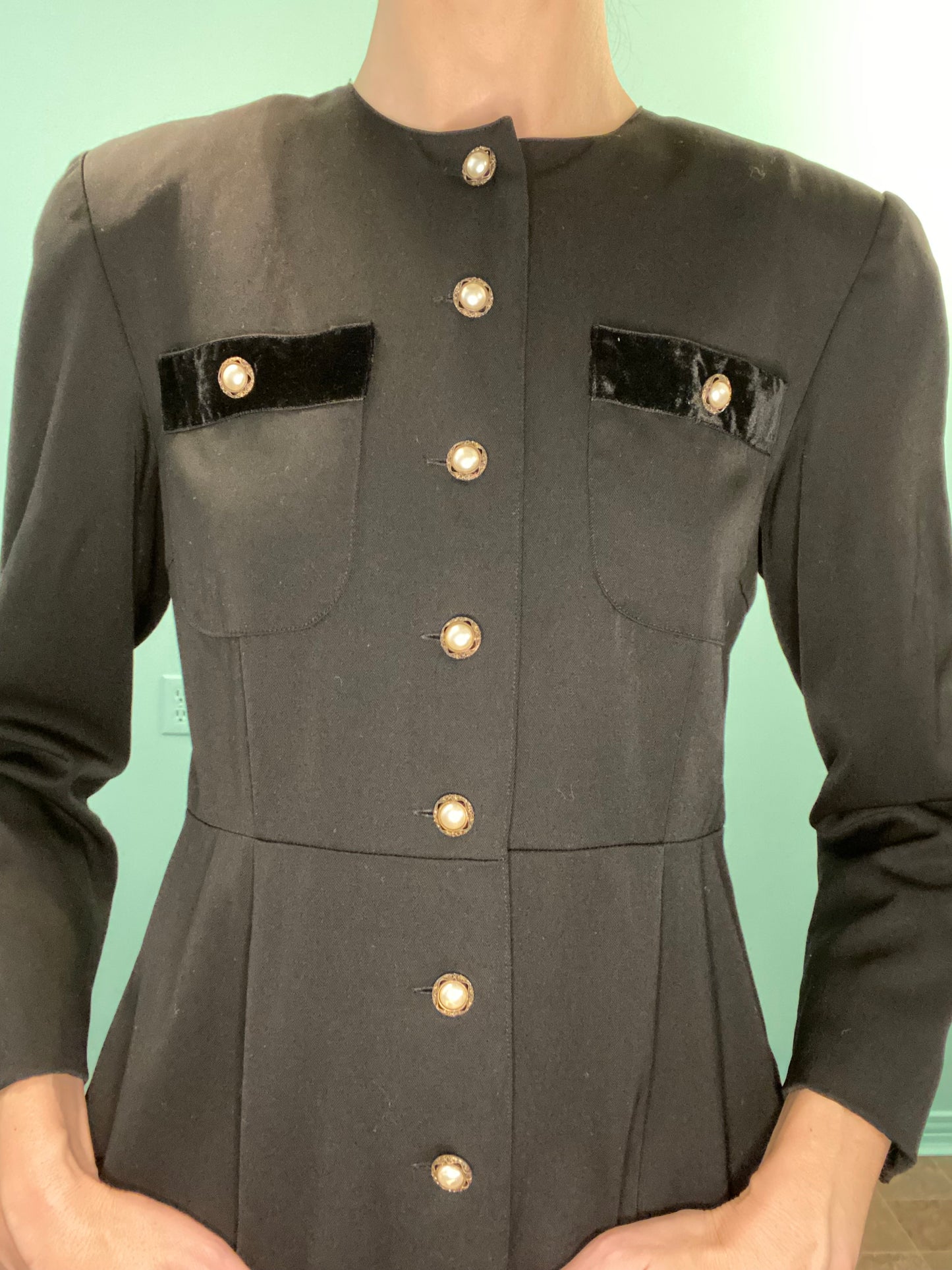 VINTAGE "GENEVIEVE COLLECTION" TAILORED %100 WOOL SUIT DRESS