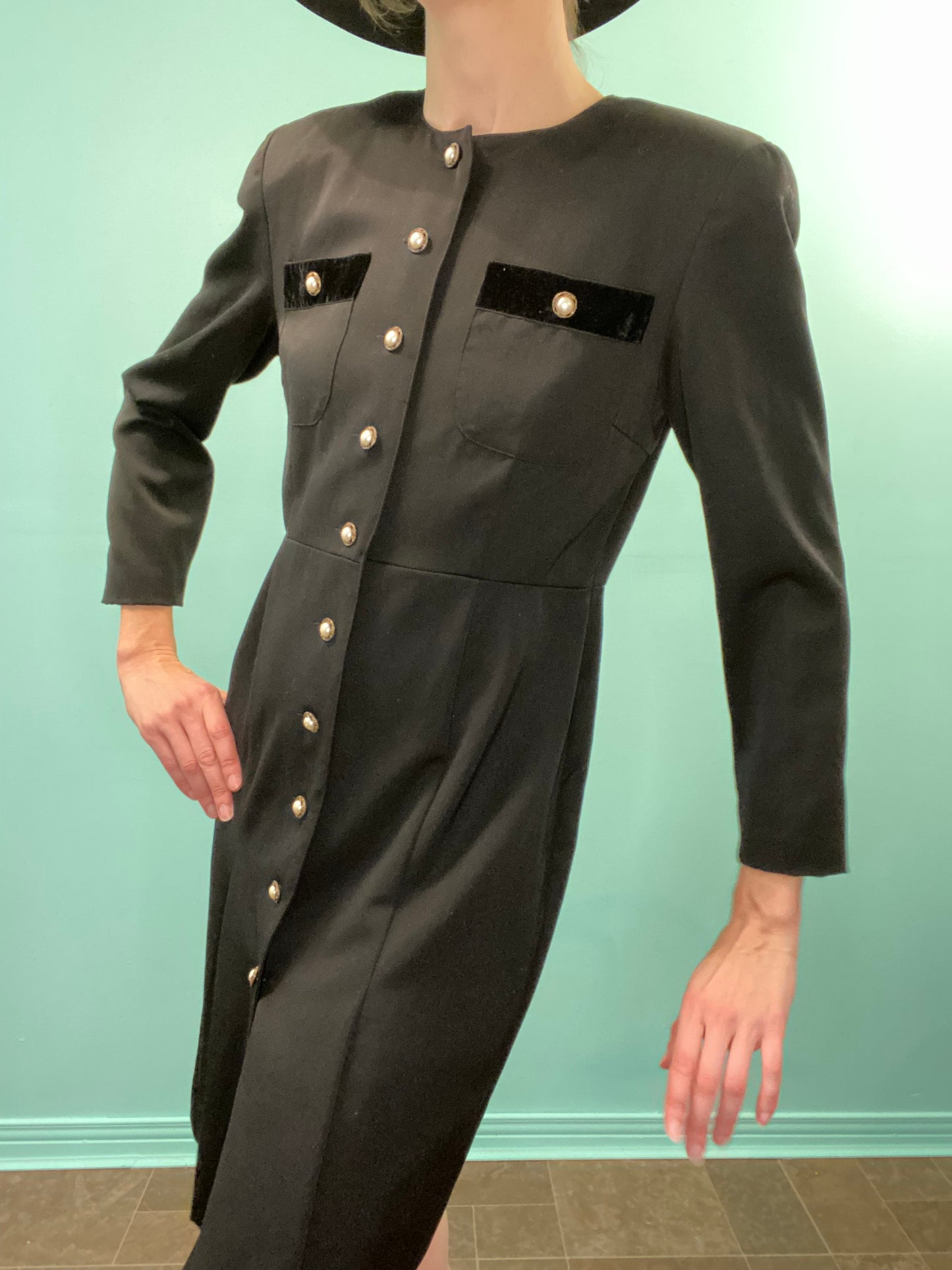 VINTAGE "GENEVIEVE COLLECTION" TAILORED %100 WOOL SUIT DRESS
