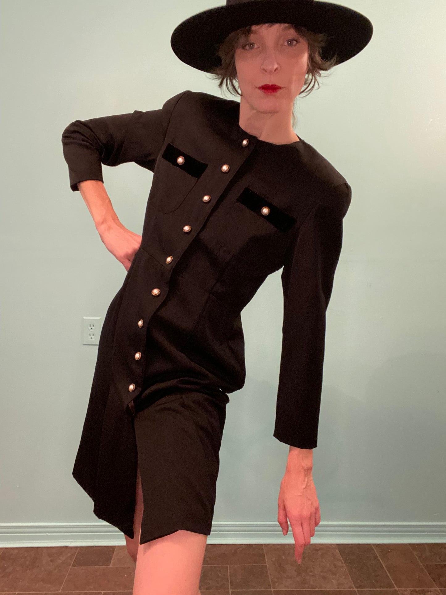 VINTAGE "GENEVIEVE COLLECTION" TAILORED %100 WOOL SUIT DRESS