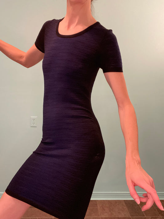 "FRENCH CONNECTION" SHORT SLEEVE KNIT DRESS