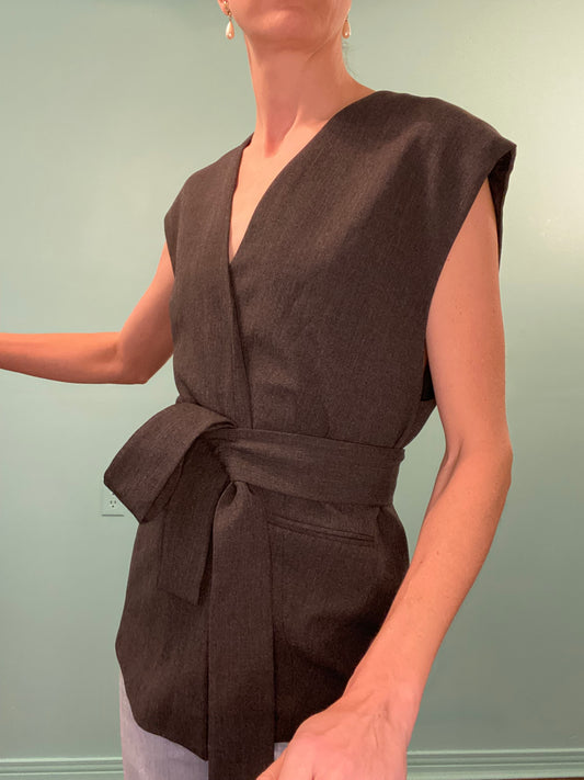 ***NEW WITH TAGS "ZARA" GREY SLEEVELESS BLAZER