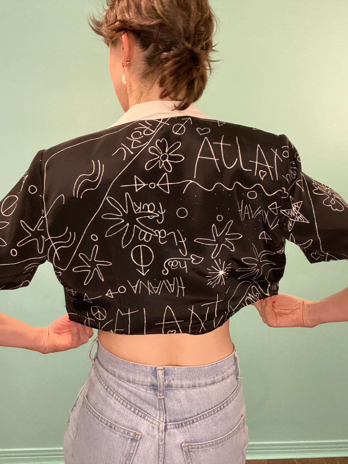 VINTAGE "CHATCAREL" CROP BLACK AND WHITE BLAZER