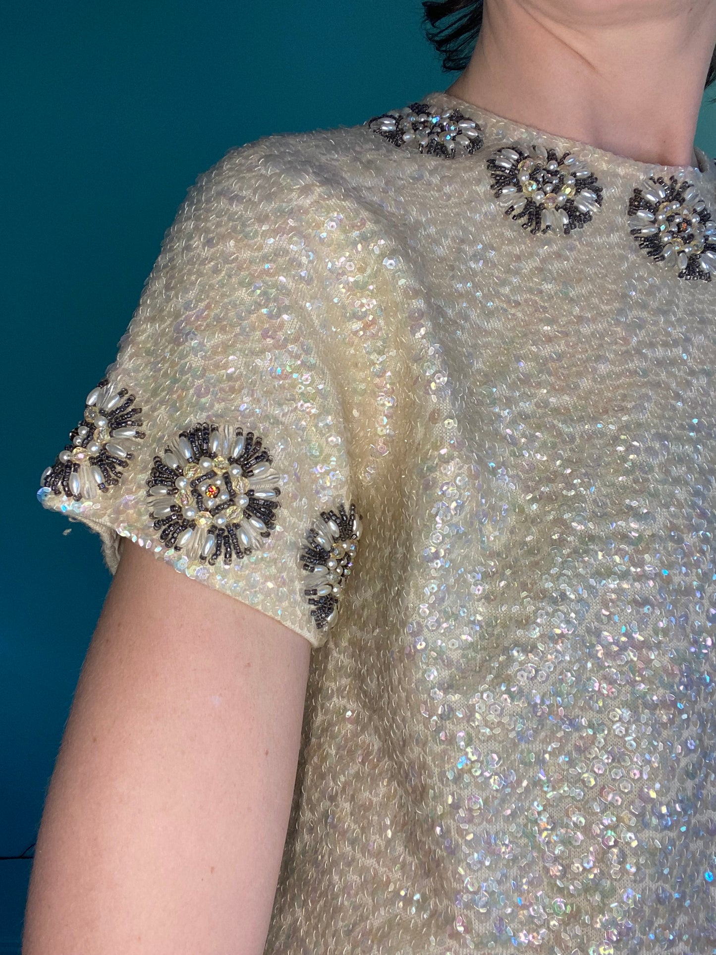 PRISTINE VINTAGE "IMPORTS BY ARISTO" %100 WOOL IVORY SEQUIN TOP