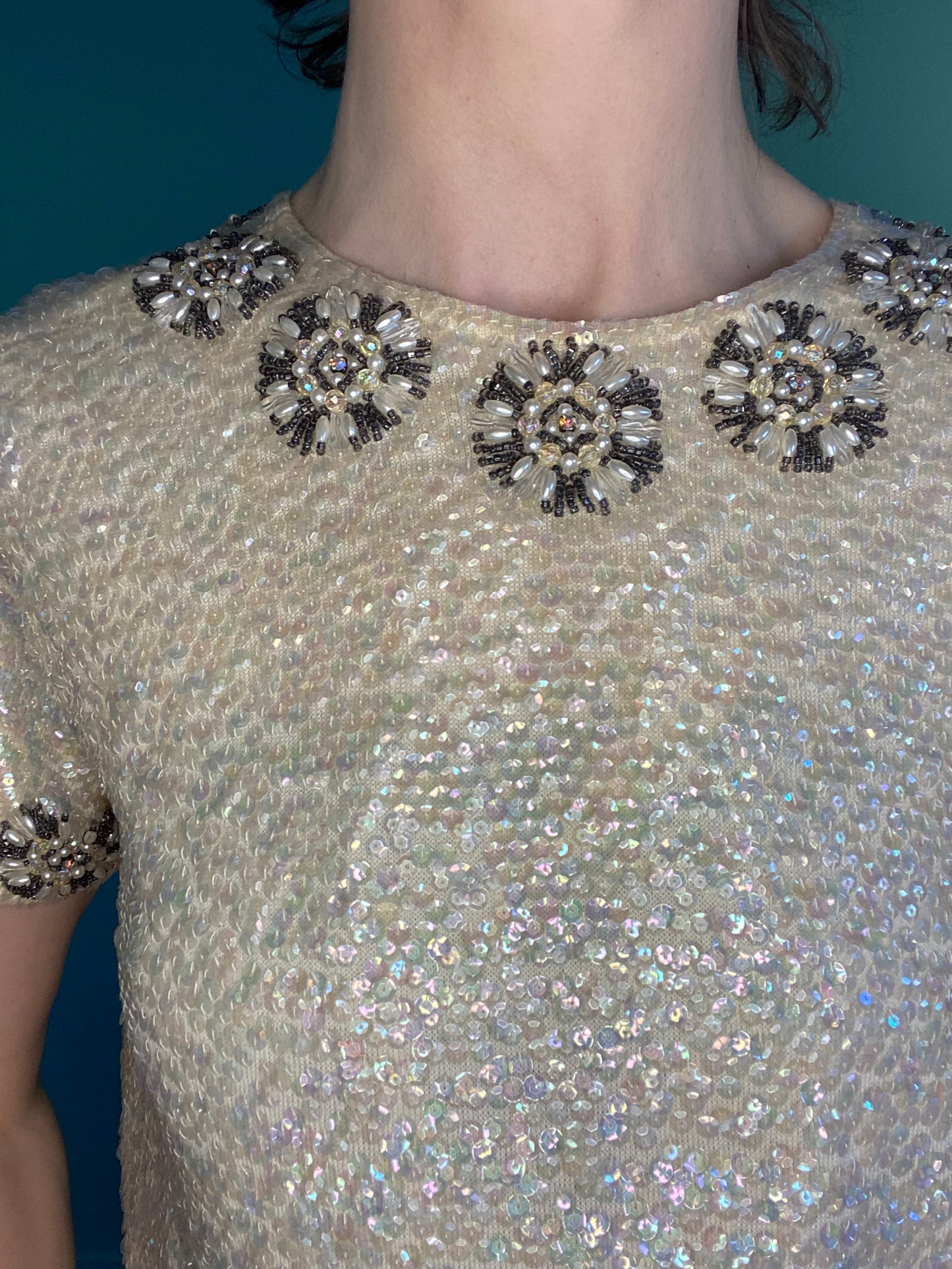 PRISTINE VINTAGE "IMPORTS BY ARISTO" %100 WOOL IVORY SEQUIN TOP