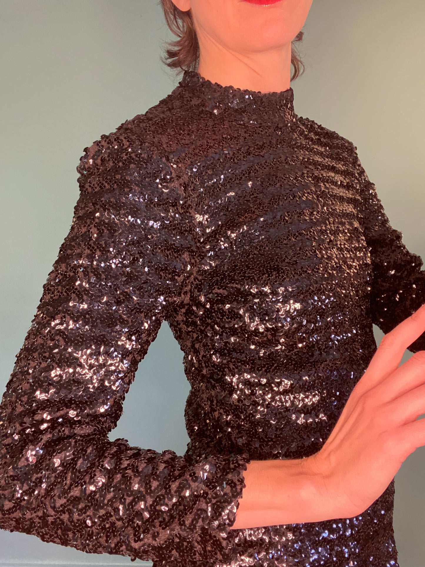 VINTAGE GORGEOUS MOCK NECK BLACK SEQUIN TOP