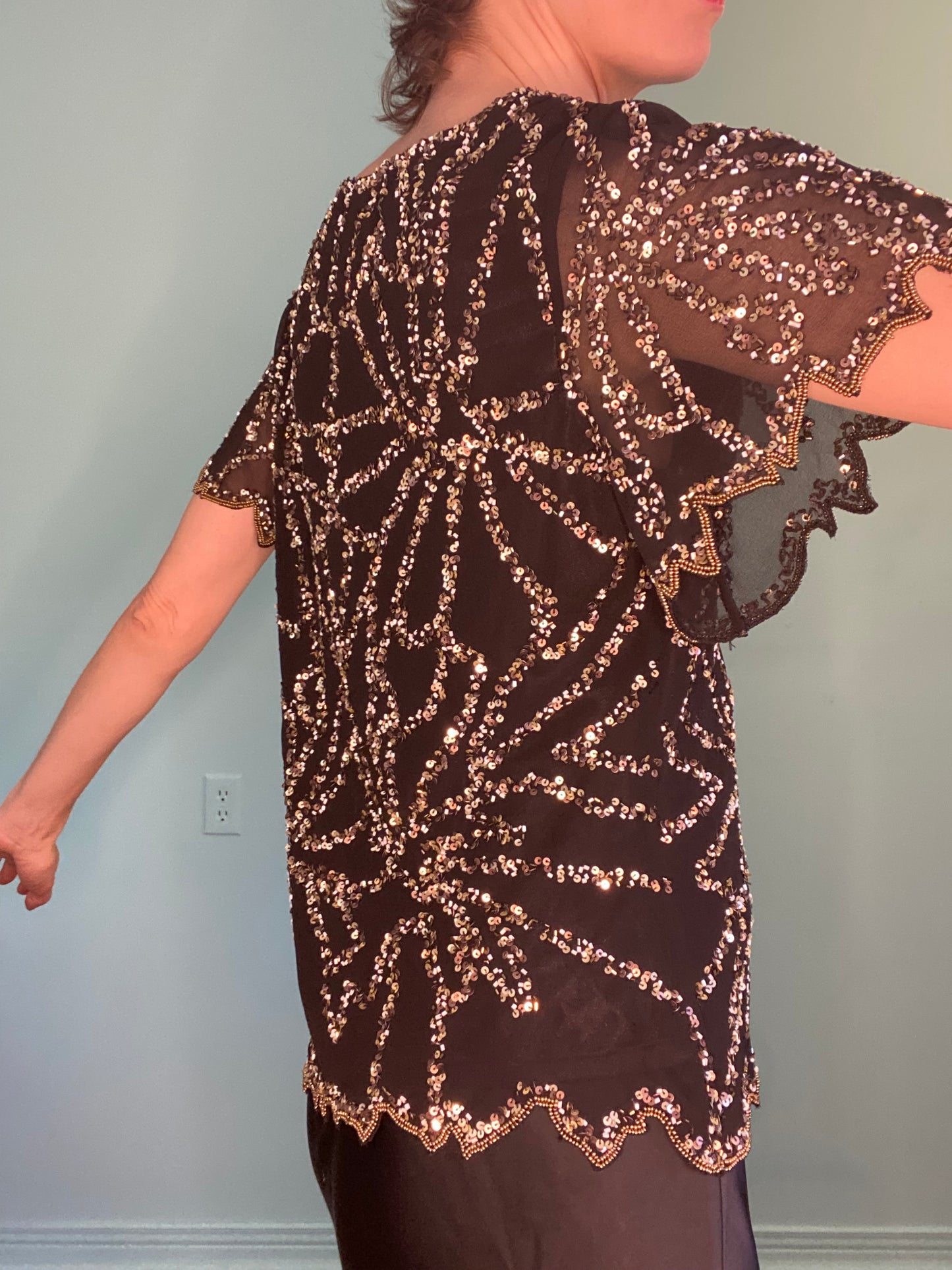 STUNNING VINTAGE SEQUIN TOP WITH BEADED TEXTURED-SCALLOPED SLEEVE AND BODICE