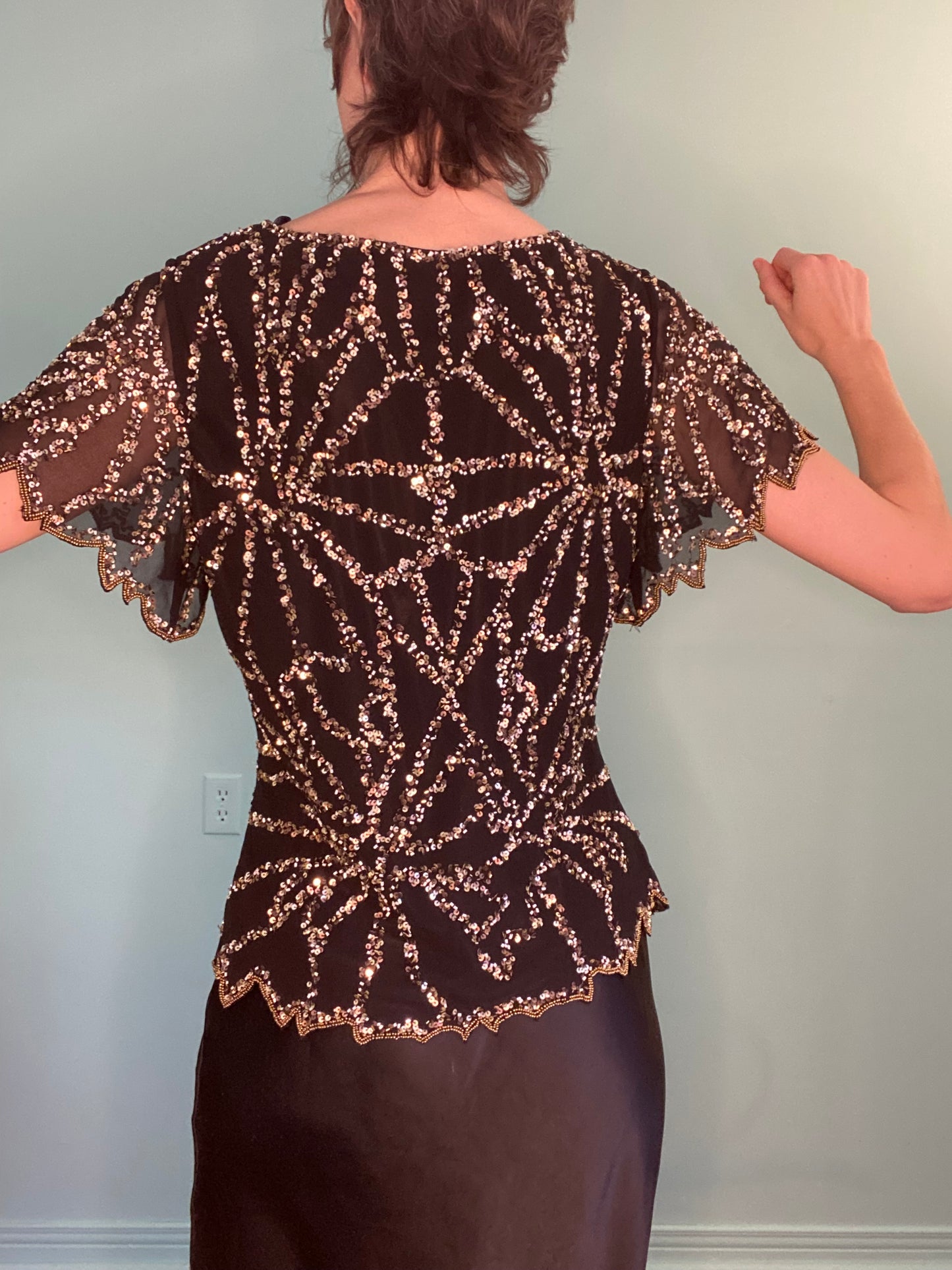 STUNNING VINTAGE SEQUIN TOP WITH BEADED TEXTURED-SCALLOPED SLEEVE AND BODICE