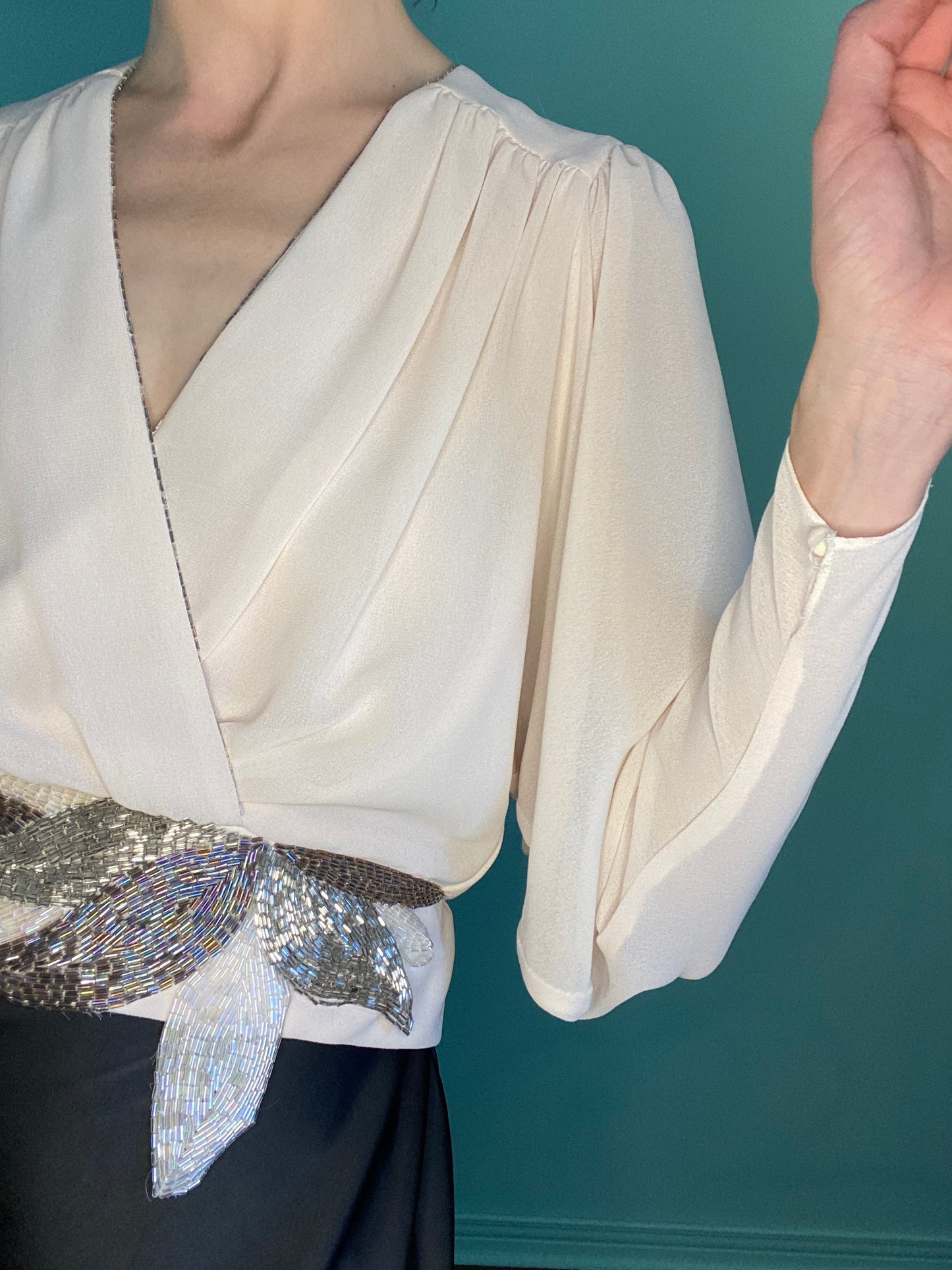 VINTAGE "GRACE-LA BOUTIQUE" SEQUIN EMBELLISHED BATWING TOP