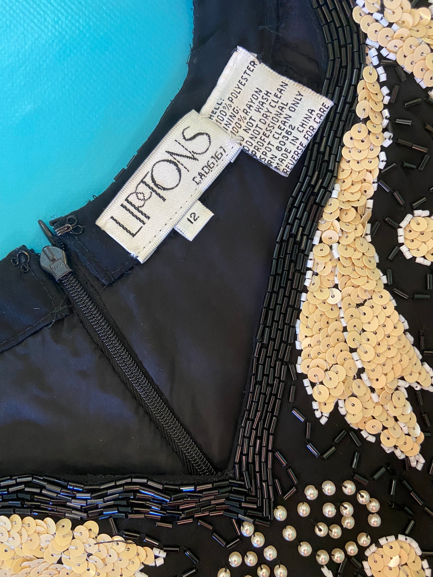 BREATHTAKING VINTAGE "LIPTONS" LONG SLEEVE SEQUIN TOP