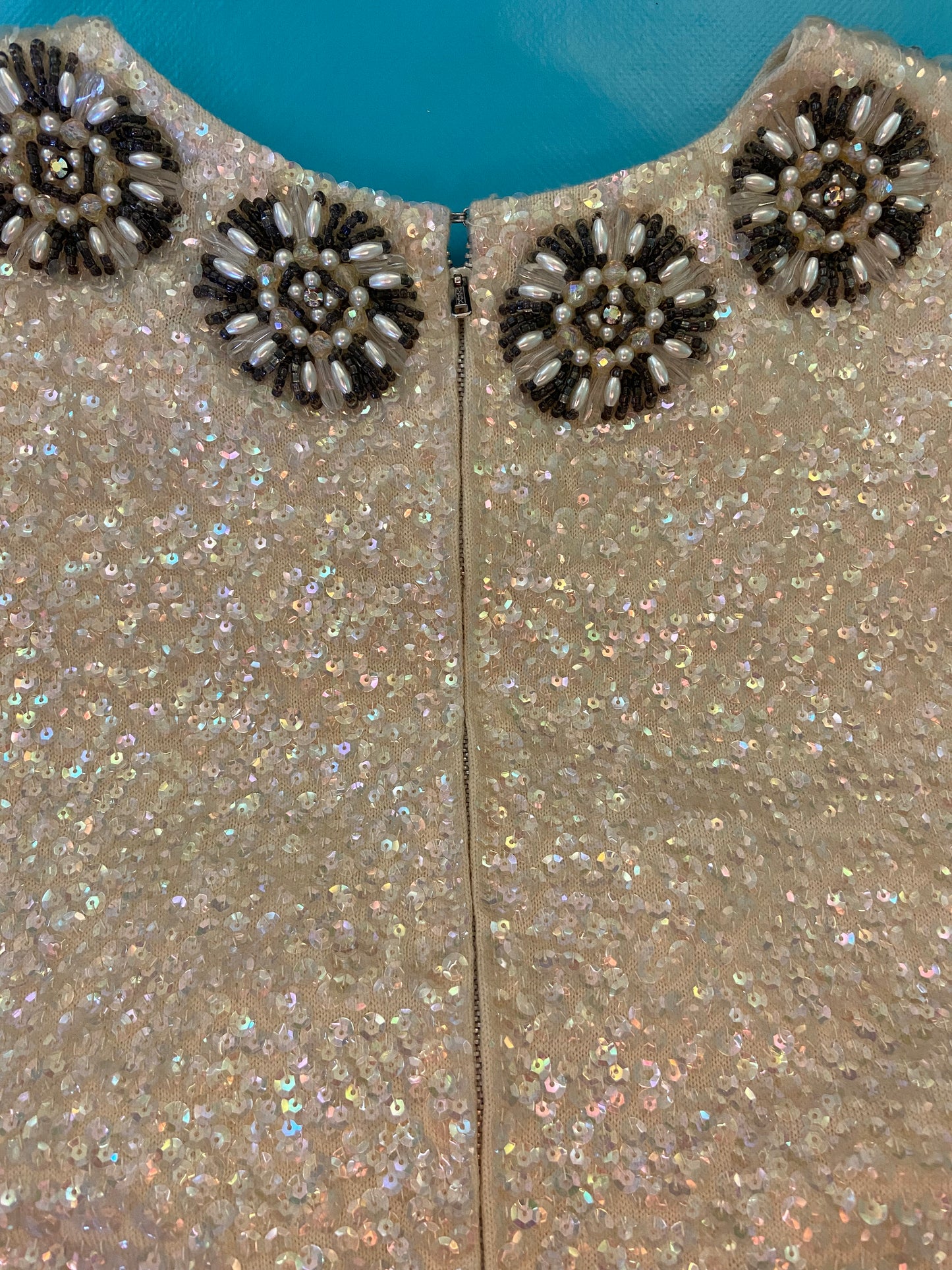 PRISTINE VINTAGE "IMPORTS BY ARISTO" %100 WOOL IVORY SEQUIN TOP